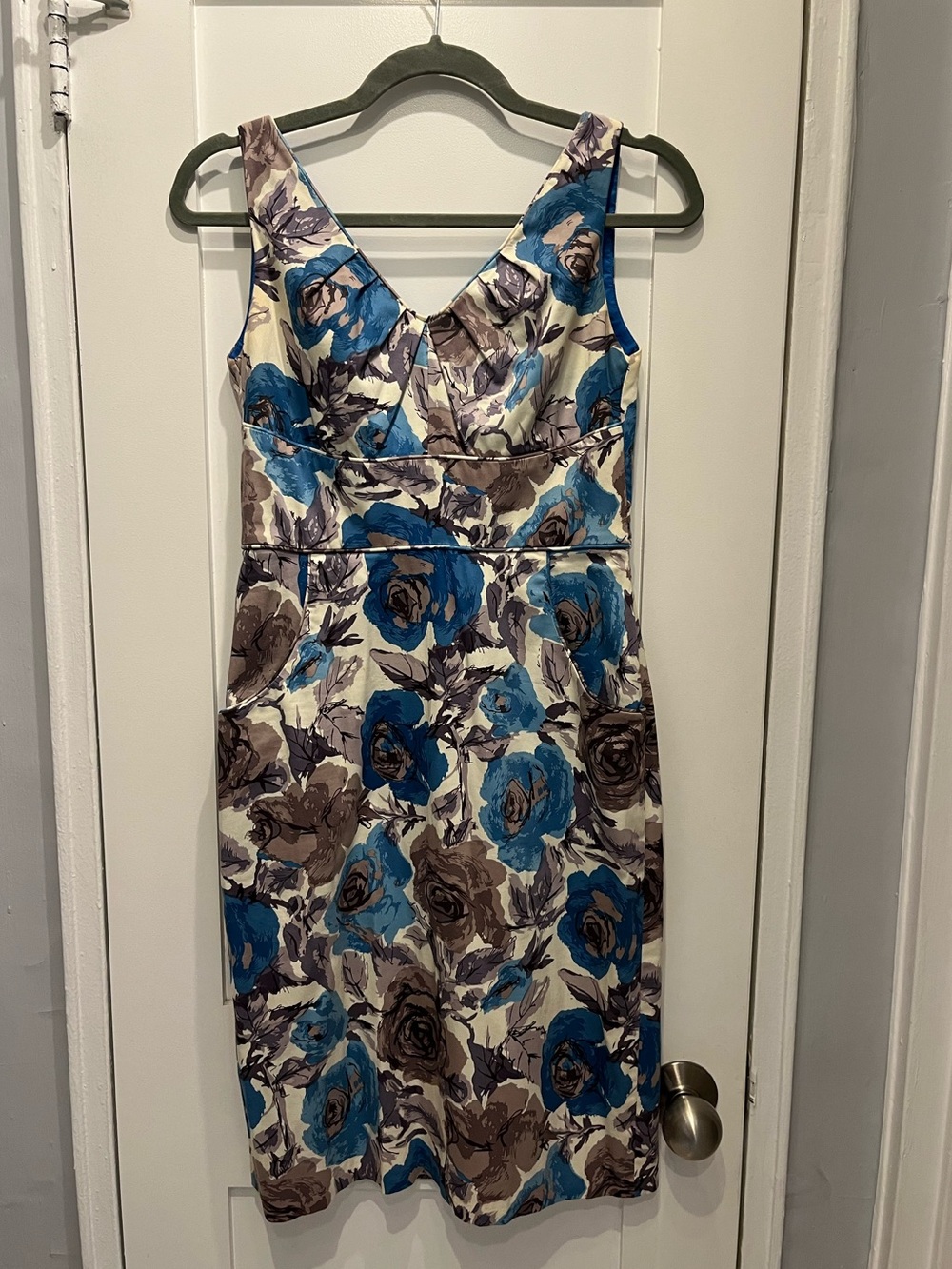 Maggie London fitted Floral Dress